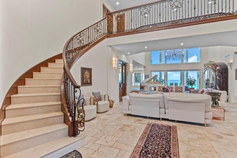 House in Golden Beach, Florida 8 bedrooms, 893.53 sq.m. № 2083070 - photo 10