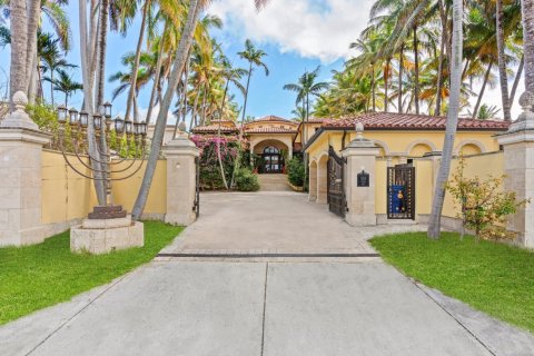 House in Golden Beach, Florida 8 bedrooms, 893.53 sq.m. № 2083070 - photo 2