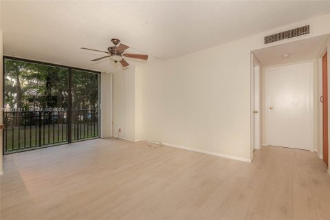 Condo in Sunny Isles Beach, Florida, 3 bedrooms  № 2042111 - photo 6