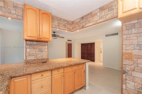 Condo in Sunny Isles Beach, Florida, 3 bedrooms  № 2042111 - photo 7