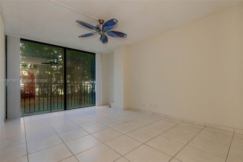 Condo in Sunny Isles Beach, Florida, 3 bedrooms  № 2042111 - photo 14