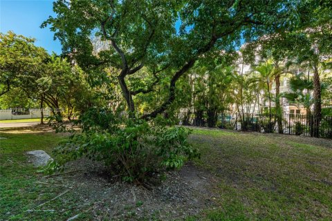 Condo in Sunny Isles Beach, Florida, 3 bedrooms  № 2042111