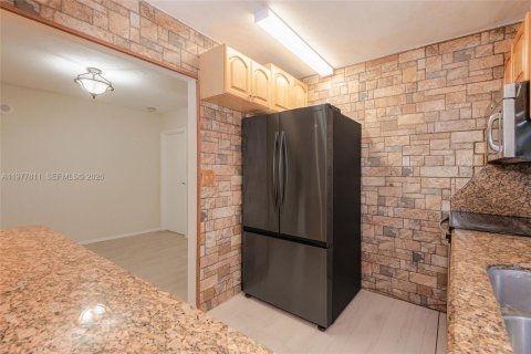 Condo in Sunny Isles Beach, Florida, 3 bedrooms  № 2042111 - photo 9