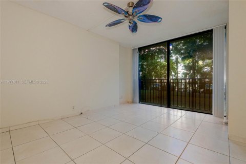 Condo in Sunny Isles Beach, Florida, 3 bedrooms  № 2042111 - photo 15