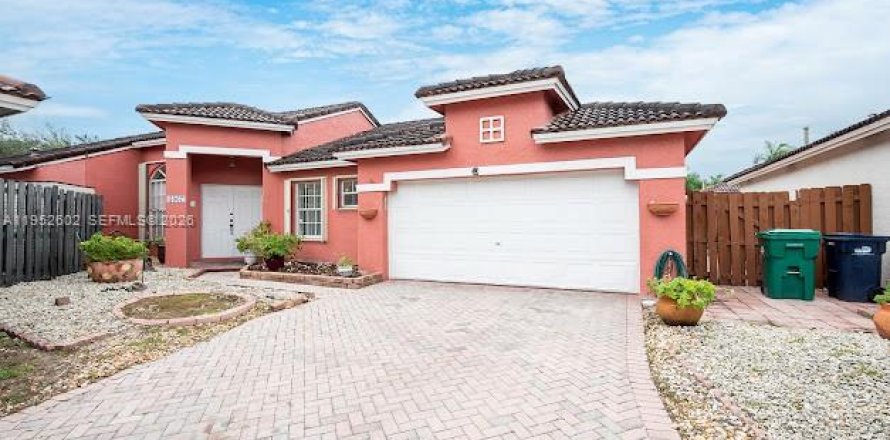 Villa ou maison à Miami, Floride 4 chambres, 170.01 m2 № 2008565