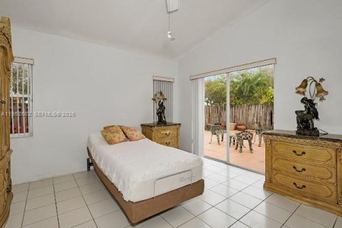 Villa ou maison à vendre à Miami, Floride: 4 chambres, 170.01 m2 № 2008565 - photo 21