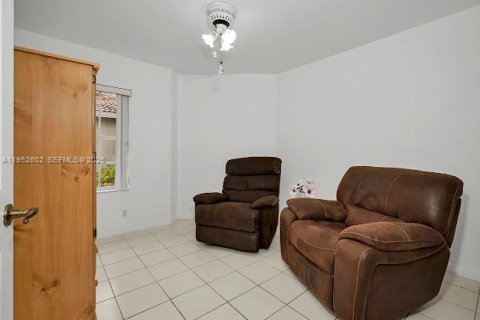 Villa ou maison à vendre à Miami, Floride: 4 chambres, 170.01 m2 № 2008565 - photo 13