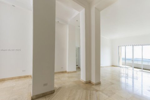 Condo in Miami, Florida, 3 bedrooms  № 1739208 - photo 9