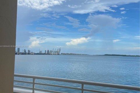 Condo in Miami, Florida, 3 bedrooms  № 1739208 - photo 3