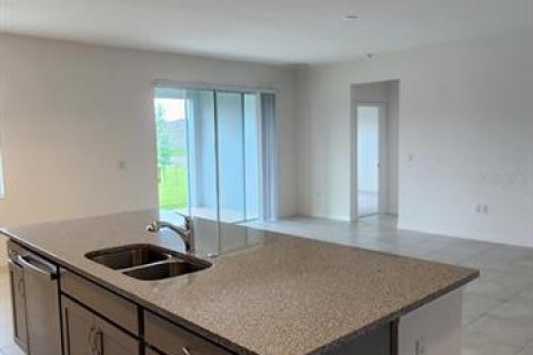 Casa en venta en Eustis, Florida, 4 dormitorios, 195.37 m2 № 1785262 - foto 6