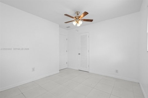 Casa en alquiler en Tamarac, Florida, 2 dormitorios, 98.66 m2 № 2077983 - foto 21