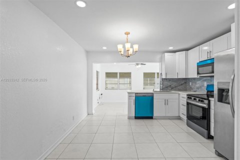 Casa en alquiler en Tamarac, Florida, 2 dormitorios, 98.66 m2 № 2077983 - foto 9