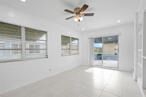Casa en alquiler en Tamarac, Florida, 2 dormitorios, 98.66 m2 № 2077983 - foto 12
