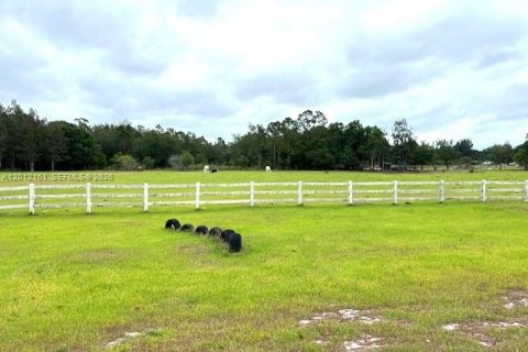 House in Lorida, Florida 4 bedrooms № 2171127 - photo 22