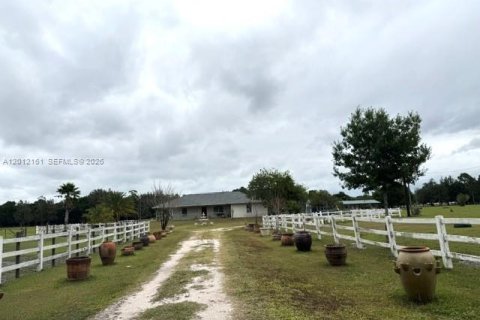 House in Lorida, Florida 4 bedrooms № 2171127 - photo 24