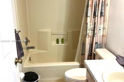 House in Lorida, Florida 4 bedrooms № 2171127 - photo 14