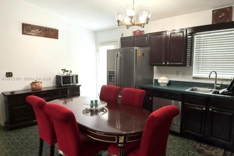 House in Lorida, Florida 4 bedrooms № 2171127 - photo 6