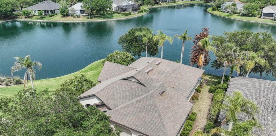 House in Palm Coast, Florida 3 bedrooms, 180.42 sq.m. № 2214638