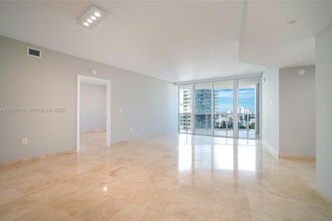 Condominio en venta en Miami Beach, Florida, 2 dormitorios, 133.5 m2 № 2034161 - foto 11