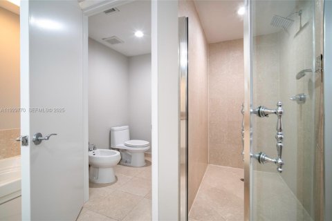 Condominio en venta en Miami Beach, Florida, 2 dormitorios, 133.5 m2 № 2034161 - foto 23