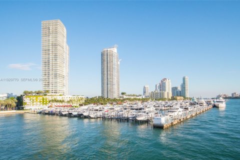 Condominio en venta en Miami Beach, Florida, 2 dormitorios, 133.5 m2 № 2034161 - foto 26