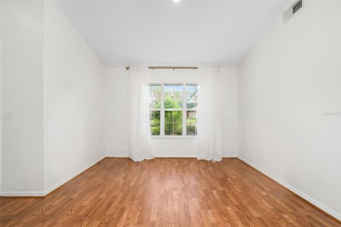 House in Gainesville, Florida 3 bedrooms, 154.96 sq.m. № 2283460 - photo 5