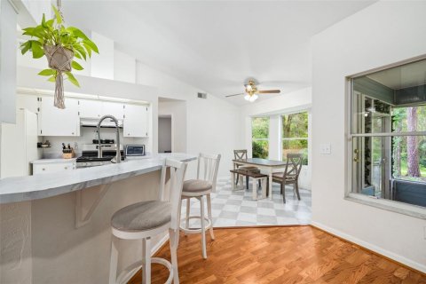 House in Gainesville, Florida 3 bedrooms, 154.96 sq.m. № 2283460 - photo 11