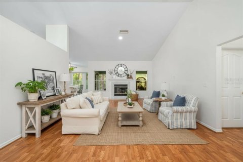 House in Gainesville, Florida 3 bedrooms, 154.96 sq.m. № 2283460 - photo 8