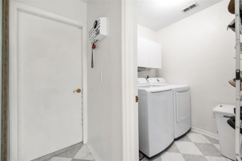 House in Gainesville, Florida 3 bedrooms, 154.96 sq.m. № 2283460 - photo 25