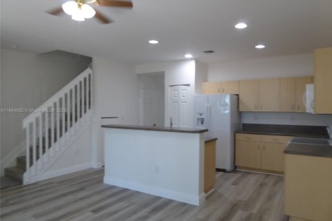 Townhouse in Homestead, Florida 3 bedrooms, 147.16 sq.m. № 1842419 - photo 4