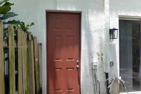 Townhouse in Homestead, Florida 3 bedrooms, 147.16 sq.m. № 1842419 - photo 18