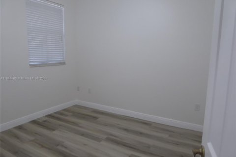 Townhouse in Homestead, Florida 3 bedrooms, 147.16 sq.m. № 1842419 - photo 14