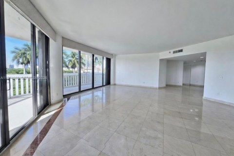 Купить кондоминиум в Авентура, Флорида 3 спальни, 189.52м2, № 2047681 - фото 3