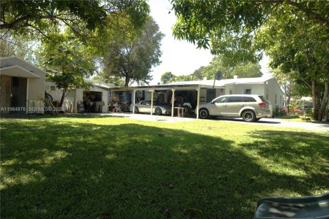 Villa ou maison à vendre à Fort Lauderdale, Floride: 3 chambres, 102.38 m2 № 2047064 - photo 2