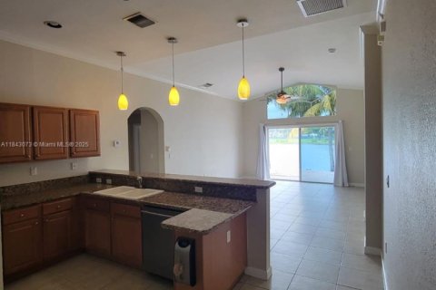 House in Cutler Bay, Florida 3 bedrooms, 191.56 sq.m. № 1836584 - photo 8