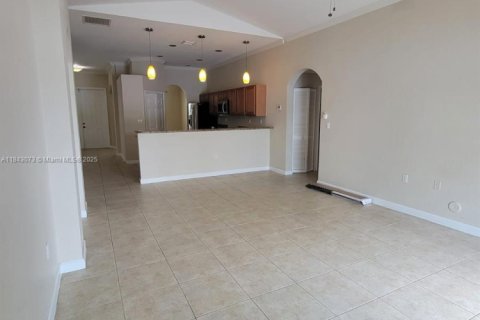 House in Cutler Bay, Florida 3 bedrooms, 191.56 sq.m. № 1836584 - photo 13