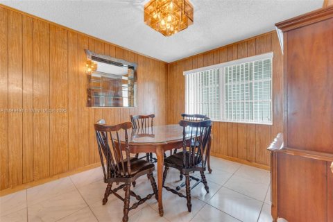 House in Miami, Florida 4 bedrooms, 116.59 sq.m. № 1857477 - photo 4