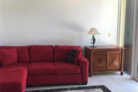Touwnhouse à vendre à Miami, Floride: 2 chambres, 159.42 m2 № 1839614 - photo 10