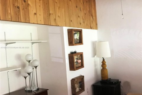 Touwnhouse à vendre à Miami, Floride: 2 chambres, 159.42 m2 № 1839614 - photo 13
