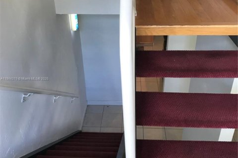 Touwnhouse à vendre à Miami, Floride: 2 chambres, 159.42 m2 № 1839614 - photo 15