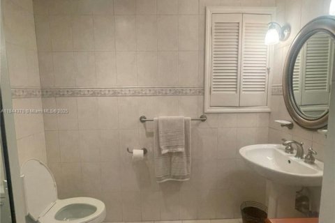 Touwnhouse à vendre à Miami, Floride: 2 chambres, 159.42 m2 № 1839614 - photo 14