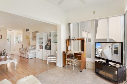 Condominio en venta en Lauderdale Lakes, Florida, 2 dormitorios, 87.7 m2 № 2154133 - foto 24