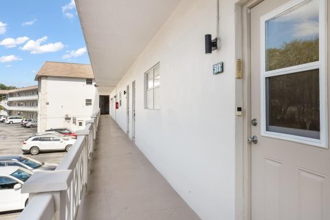 Condominio en venta en Lauderdale Lakes, Florida, 2 dormitorios, 87.7 m2 № 2154133 - foto 10