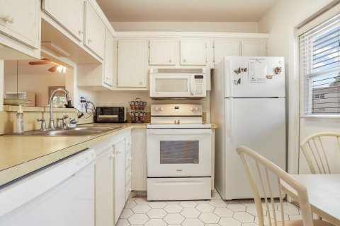 Condominio en venta en Lauderdale Lakes, Florida, 2 dormitorios, 87.7 m2 № 2154133 - foto 2