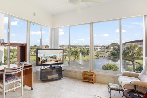 Condominio en Lauderdale Lakes, Florida, 2 dormitorios № 2154133