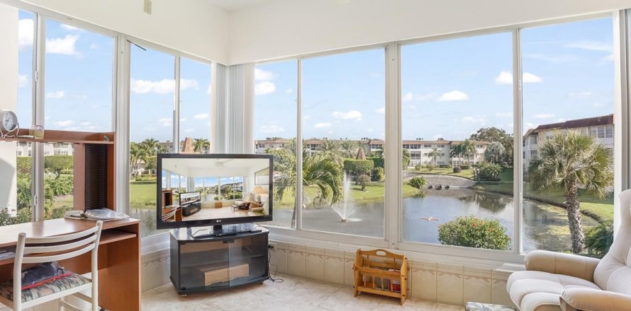 Condominio en Lauderdale Lakes, Florida, 2 dormitorios № 2154133