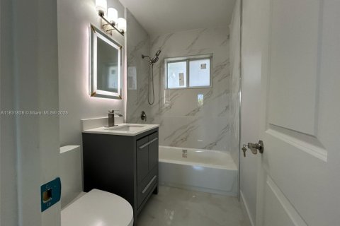House in Miami, Florida 4 bedrooms, 92.34 sq.m. № 1809211 - photo 16