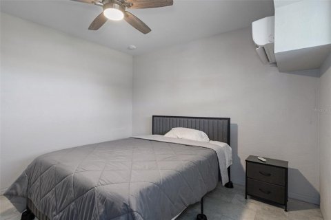 Condo in Saint Petersburg, Florida, 1 bedroom  № 1775687 - photo 14
