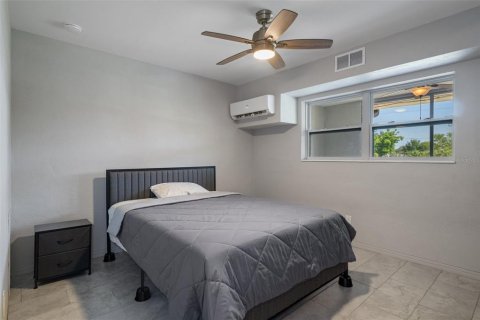 Condo in Saint Petersburg, Florida, 1 bedroom  № 1775687 - photo 13