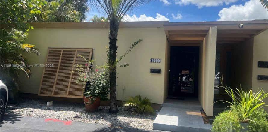 Touwnhouse à Miami Lakes, Floride 2 chambres, 135.64 m2 № 1890596